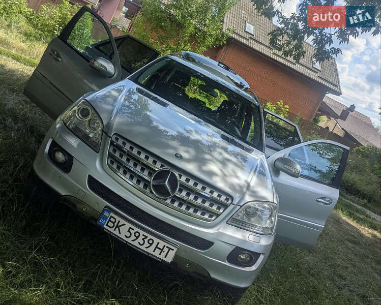 Внедорожник / Кроссовер Mercedes-Benz M-Class 2007 в 