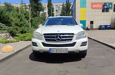 Внедорожник / Кроссовер Mercedes-Benz M-Class 2010 в Одессе