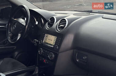 Внедорожник / Кроссовер Mercedes-Benz M-Class 2006 в 