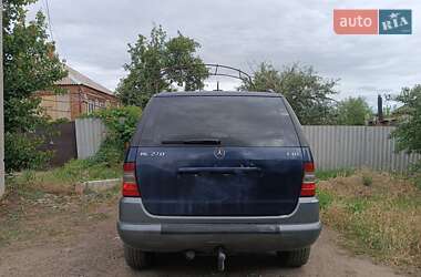 Внедорожник / Кроссовер Mercedes-Benz M-Class 2001 в 