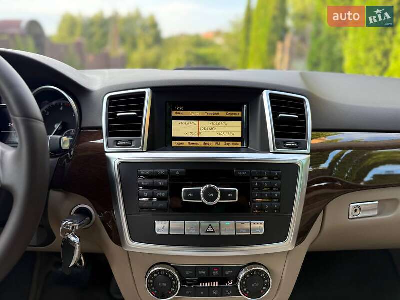 Позашляховик / Кросовер Mercedes-Benz M-Class 2012 в Хмельницькому