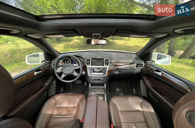 Позашляховик / Кросовер Mercedes-Benz M-Class 2012 в 