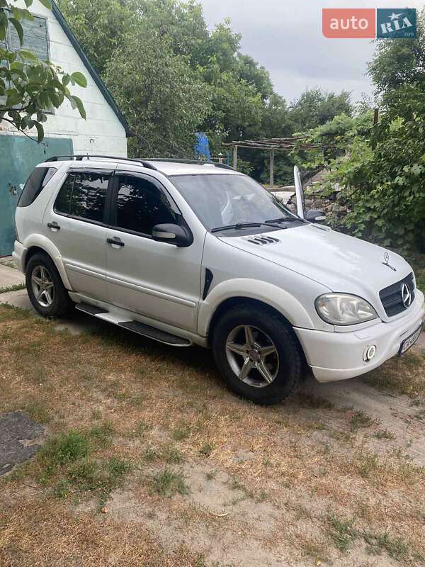 Позашляховик / Кросовер Mercedes-Benz M-Class 2000 в Лісниках