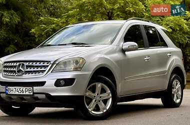 Позашляховик / Кросовер Mercedes-Benz M-Class 2005 в 