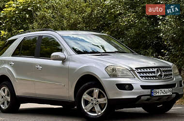 Позашляховик / Кросовер Mercedes-Benz M-Class 2005 в 