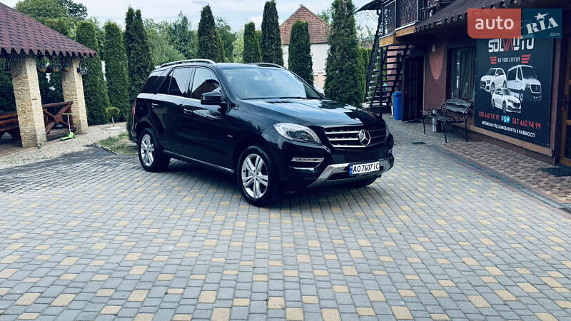 Внедорожник / Кроссовер Mercedes-Benz M-Class 2012 в 