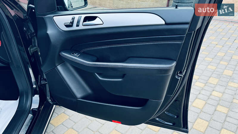 Внедорожник / Кроссовер Mercedes-Benz M-Class 2012 в Сваляве