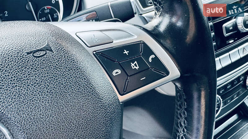 Внедорожник / Кроссовер Mercedes-Benz M-Class 2012 в Сваляве