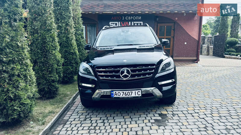 Внедорожник / Кроссовер Mercedes-Benz M-Class 2012 в Сваляве