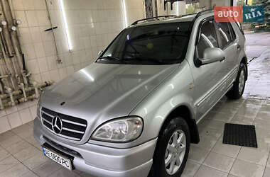 Внедорожник / Кроссовер Mercedes-Benz M-Class 2001 в 