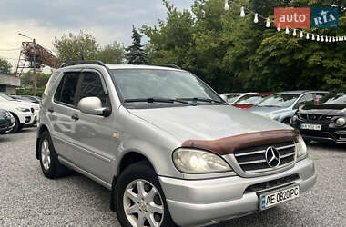 Внедорожник / Кроссовер Mercedes-Benz M-Class 2001 в 