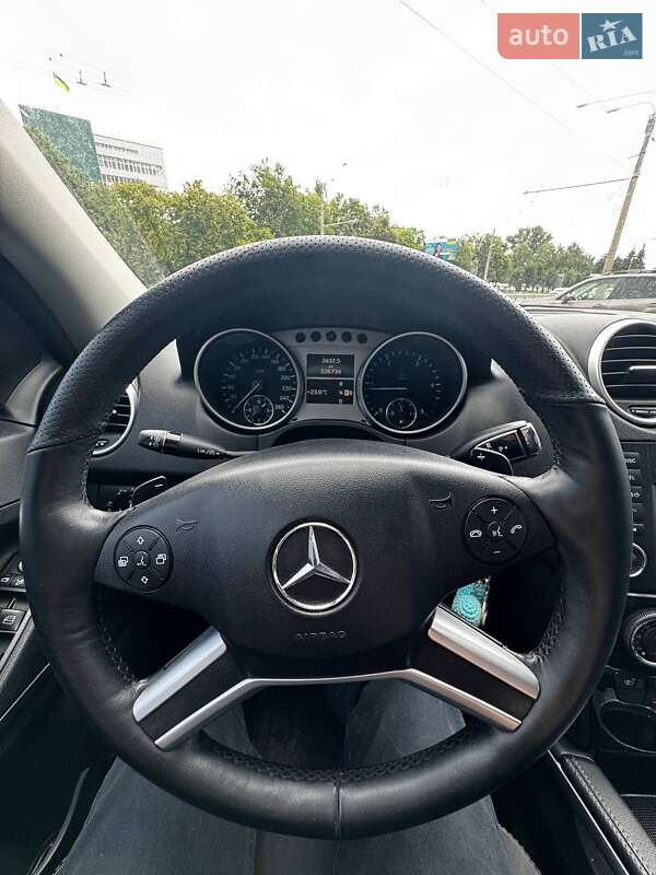 Позашляховик / Кросовер Mercedes-Benz M-Class 2011 в Черкасах