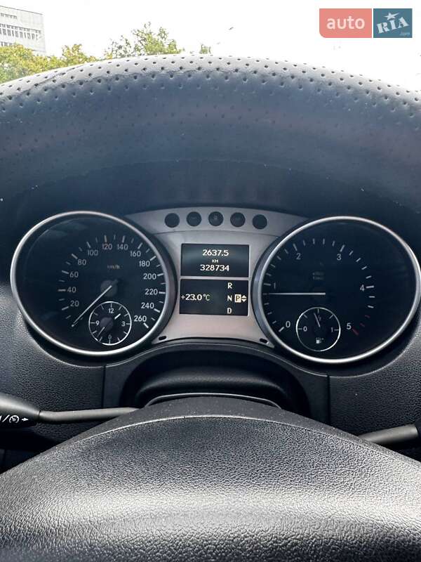 Позашляховик / Кросовер Mercedes-Benz M-Class 2011 в Черкасах