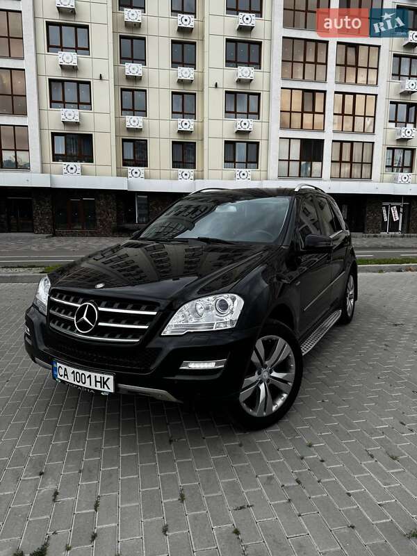 Позашляховик / Кросовер Mercedes-Benz M-Class 2011 в Черкасах