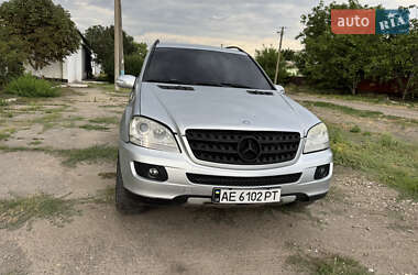Внедорожник / Кроссовер Mercedes-Benz M-Class 2006 в 