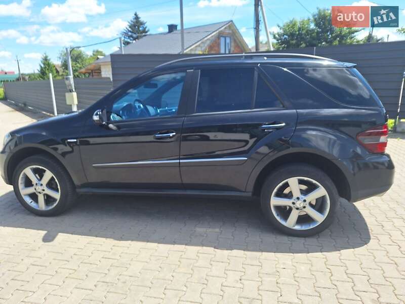 Позашляховик / Кросовер Mercedes-Benz M-Class 2008 в Нововолинську