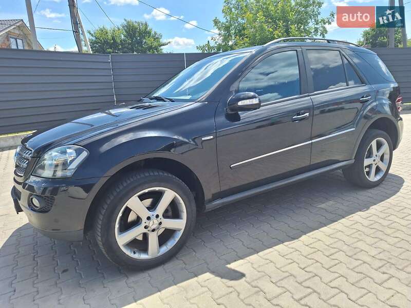 Позашляховик / Кросовер Mercedes-Benz M-Class 2008 в Нововолинську