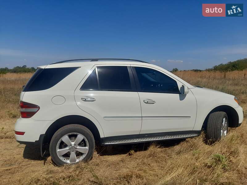 Позашляховик / Кросовер Mercedes-Benz M-Class 2008 в Кривому Розі