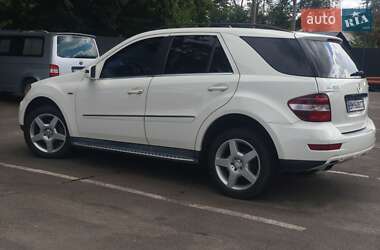 Внедорожник / Кроссовер Mercedes-Benz M-Class 2010 в 