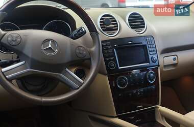 Внедорожник / Кроссовер Mercedes-Benz M-Class 2010 в 