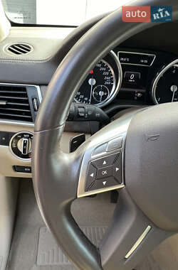 Внедорожник / Кроссовер Mercedes-Benz M-Class 2013 в 