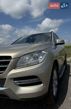 Внедорожник / Кроссовер Mercedes-Benz M-Class 2011 в 