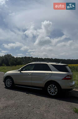 Внедорожник / Кроссовер Mercedes-Benz M-Class 2011 в 