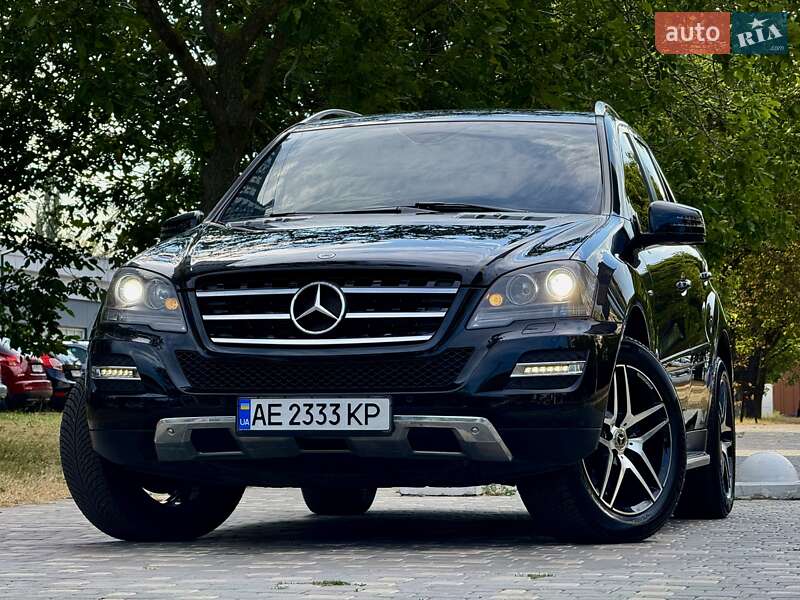Mercedes-Benz M-Class 2011