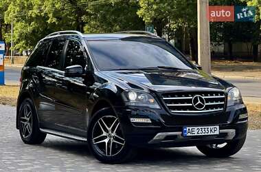 Внедорожник / Кроссовер Mercedes-Benz M-Class 2011 в 