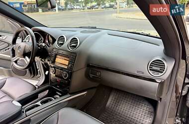 Внедорожник / Кроссовер Mercedes-Benz M-Class 2011 в 