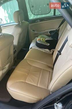 Внедорожник / Кроссовер Mercedes-Benz M-Class 2010 в 