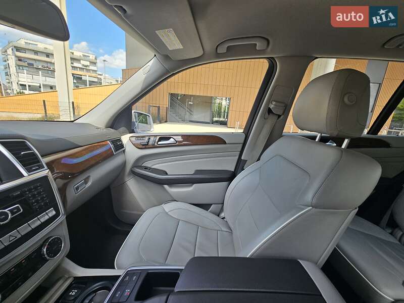 Внедорожник / Кроссовер Mercedes-Benz M-Class 2012 в Чопе