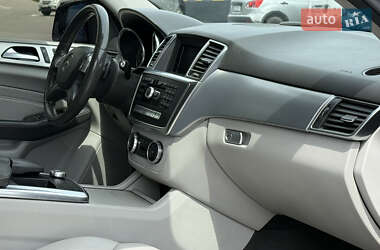 Позашляховик / Кросовер Mercedes-Benz M-Class 2014 в 