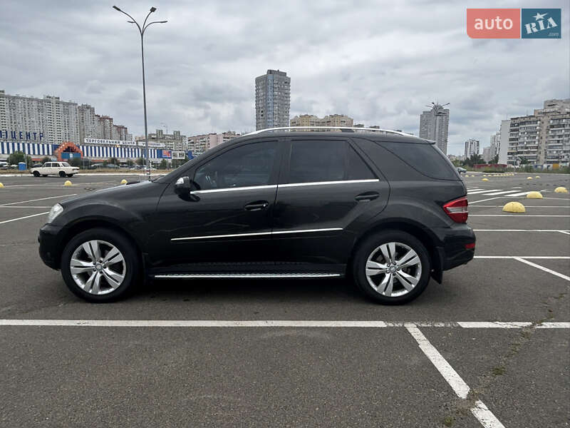 Позашляховик / Кросовер Mercedes-Benz M-Class 2010 в Києві
