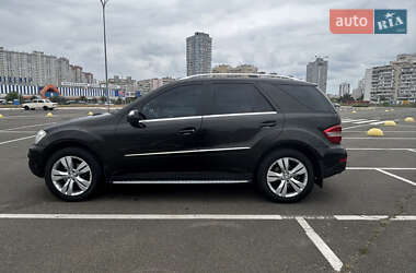Внедорожник / Кроссовер Mercedes-Benz M-Class 2010 в 
