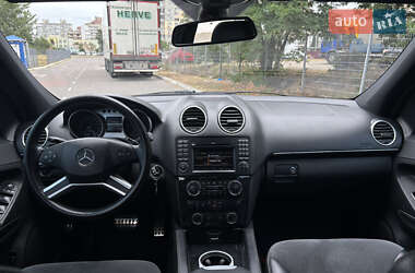 Внедорожник / Кроссовер Mercedes-Benz M-Class 2010 в 