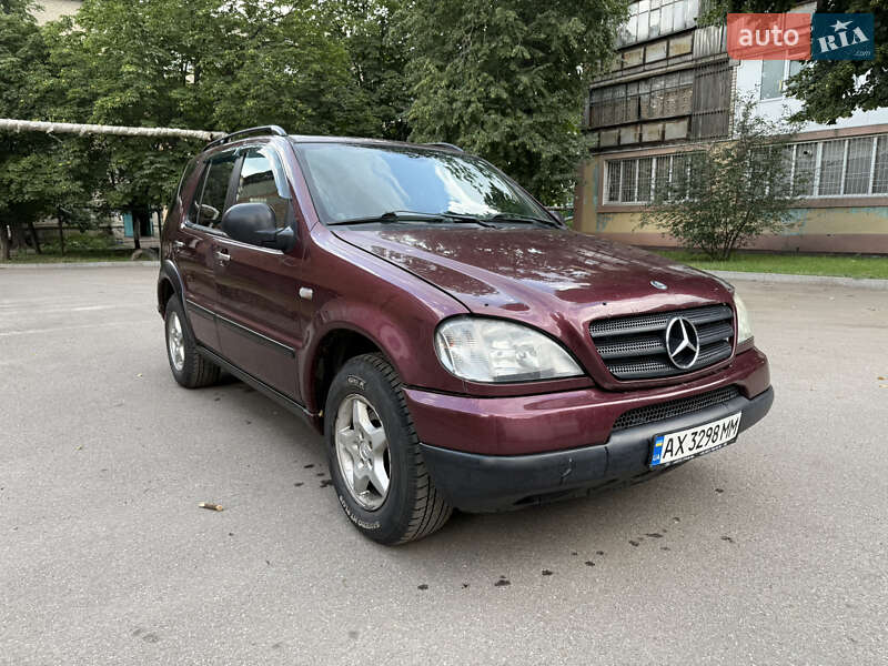 Внедорожник / Кроссовер Mercedes-Benz M-Class 1998 в Чугуеве