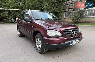 Внедорожник / Кроссовер Mercedes-Benz M-Class 1998 в 