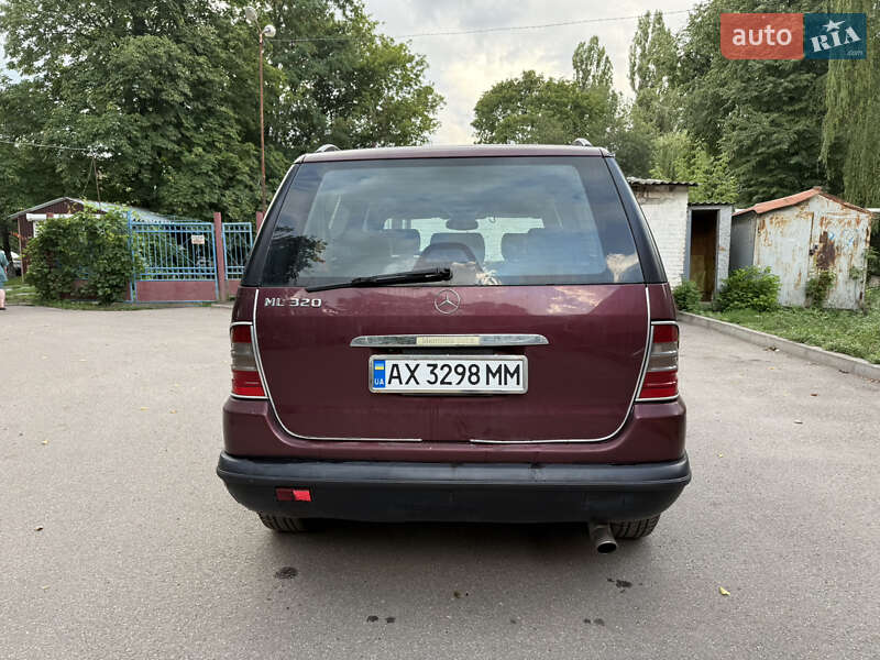 Внедорожник / Кроссовер Mercedes-Benz M-Class 1998 в Чугуеве