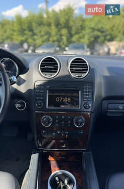 Внедорожник / Кроссовер Mercedes-Benz M-Class 2011 в 