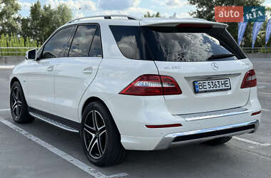 Внедорожник / Кроссовер Mercedes-Benz M-Class 2012 в 