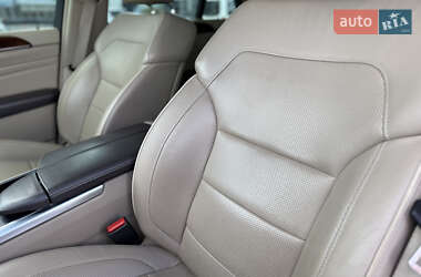 Внедорожник / Кроссовер Mercedes-Benz M-Class 2012 в 