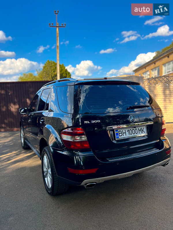 Позашляховик / Кросовер Mercedes-Benz M-Class 2009 в Подільську