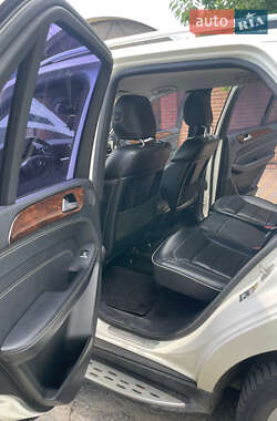 Внедорожник / Кроссовер Mercedes-Benz M-Class 2013 в 