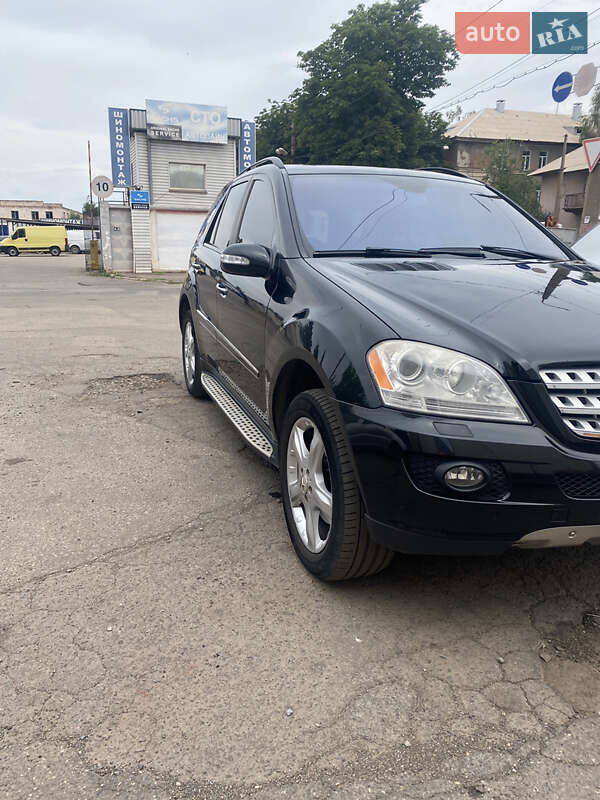 Внедорожник / Кроссовер Mercedes-Benz M-Class 2008 в Кривом Роге