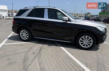 Внедорожник / Кроссовер Mercedes-Benz M-Class 2013 в 