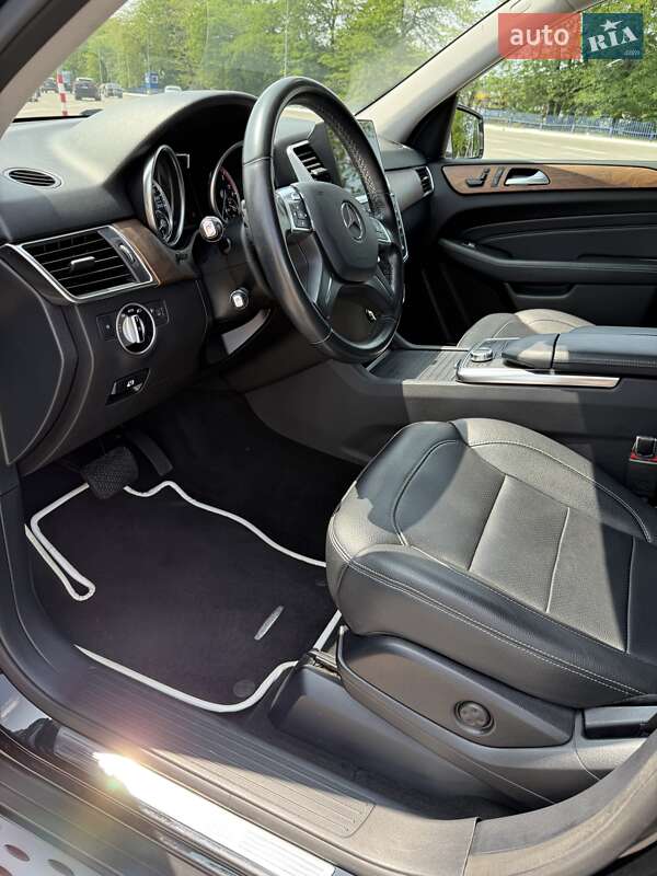 Внедорожник / Кроссовер Mercedes-Benz M-Class 2013 в Одессе