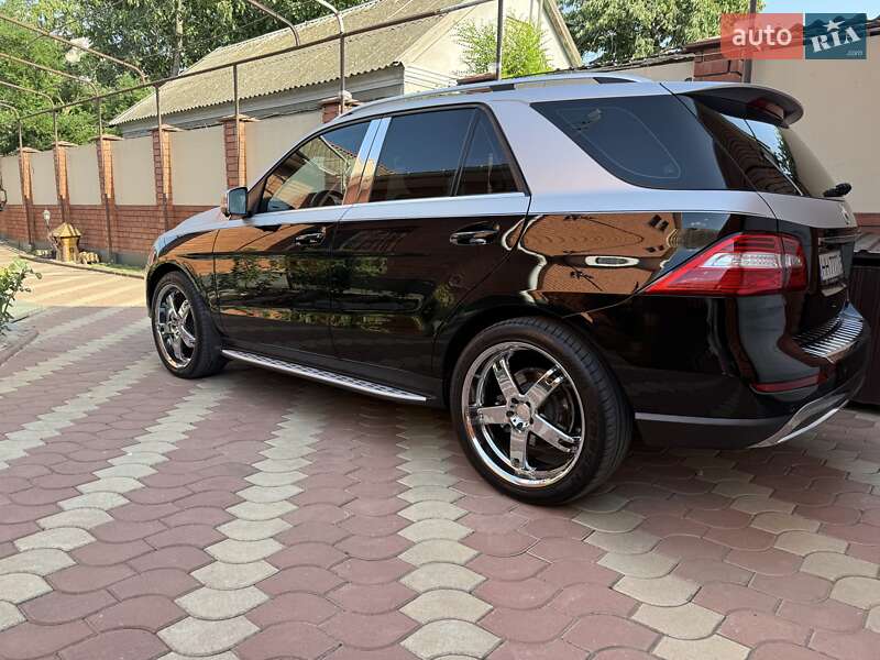 Внедорожник / Кроссовер Mercedes-Benz M-Class 2013 в Одессе
