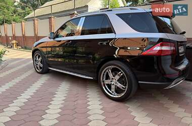 Внедорожник / Кроссовер Mercedes-Benz M-Class 2013 в 