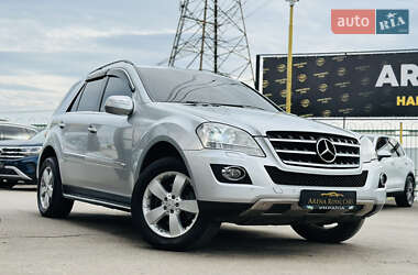 Внедорожник / Кроссовер Mercedes-Benz M-Class 2010 в 
